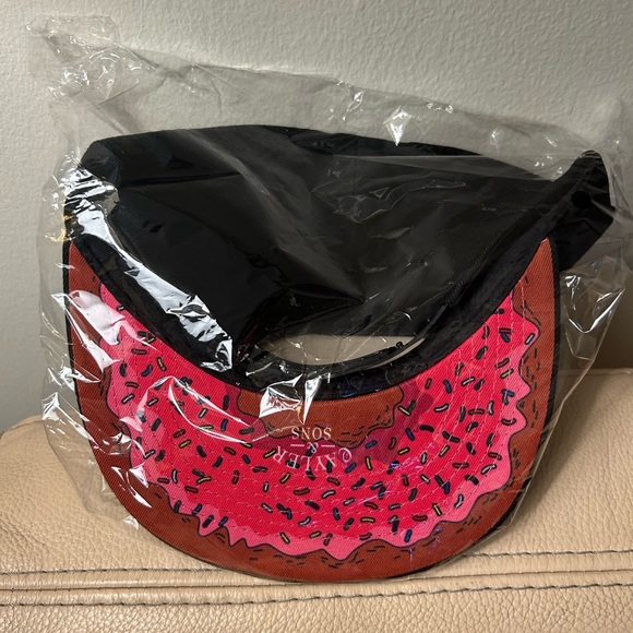 🍩 Donut Snapback Cap 🍩 - Picture 6 of 6